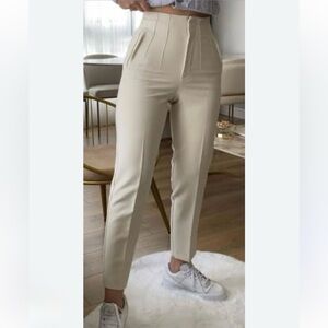 Zara Women's Pants in Beige/Cream/Khaki
